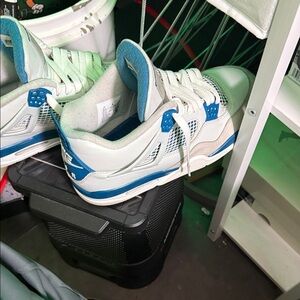 Jordan Athletic Shoes White and Blue